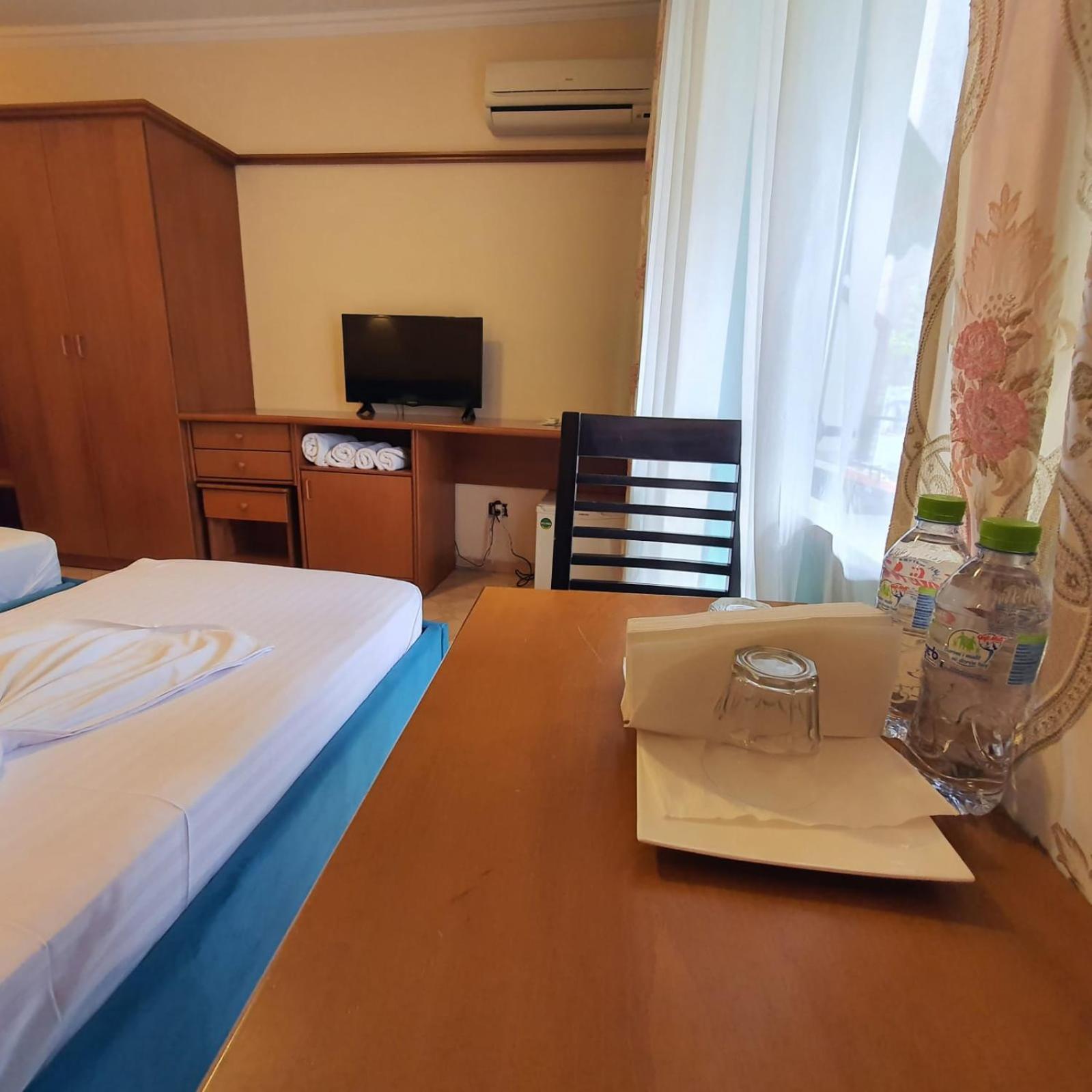 Quick Stop Hotel Tiran Dış mekan fotoğraf