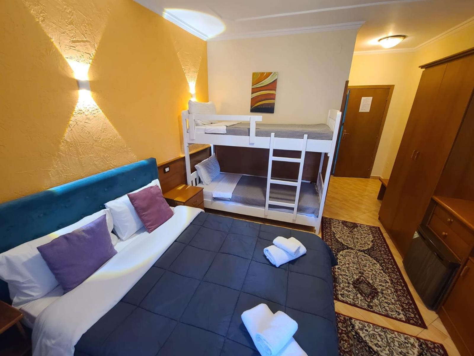 Quick Stop Hotel Tiran Dış mekan fotoğraf