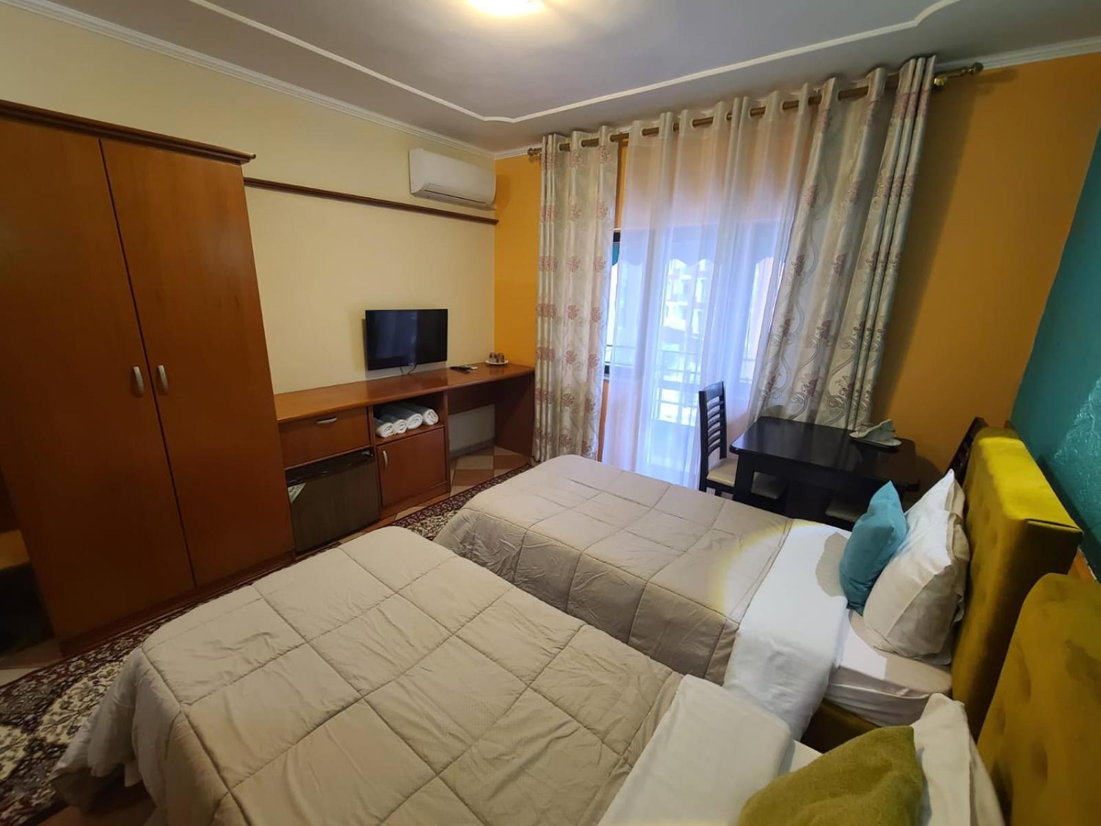 Quick Stop Hotel Tiran Dış mekan fotoğraf